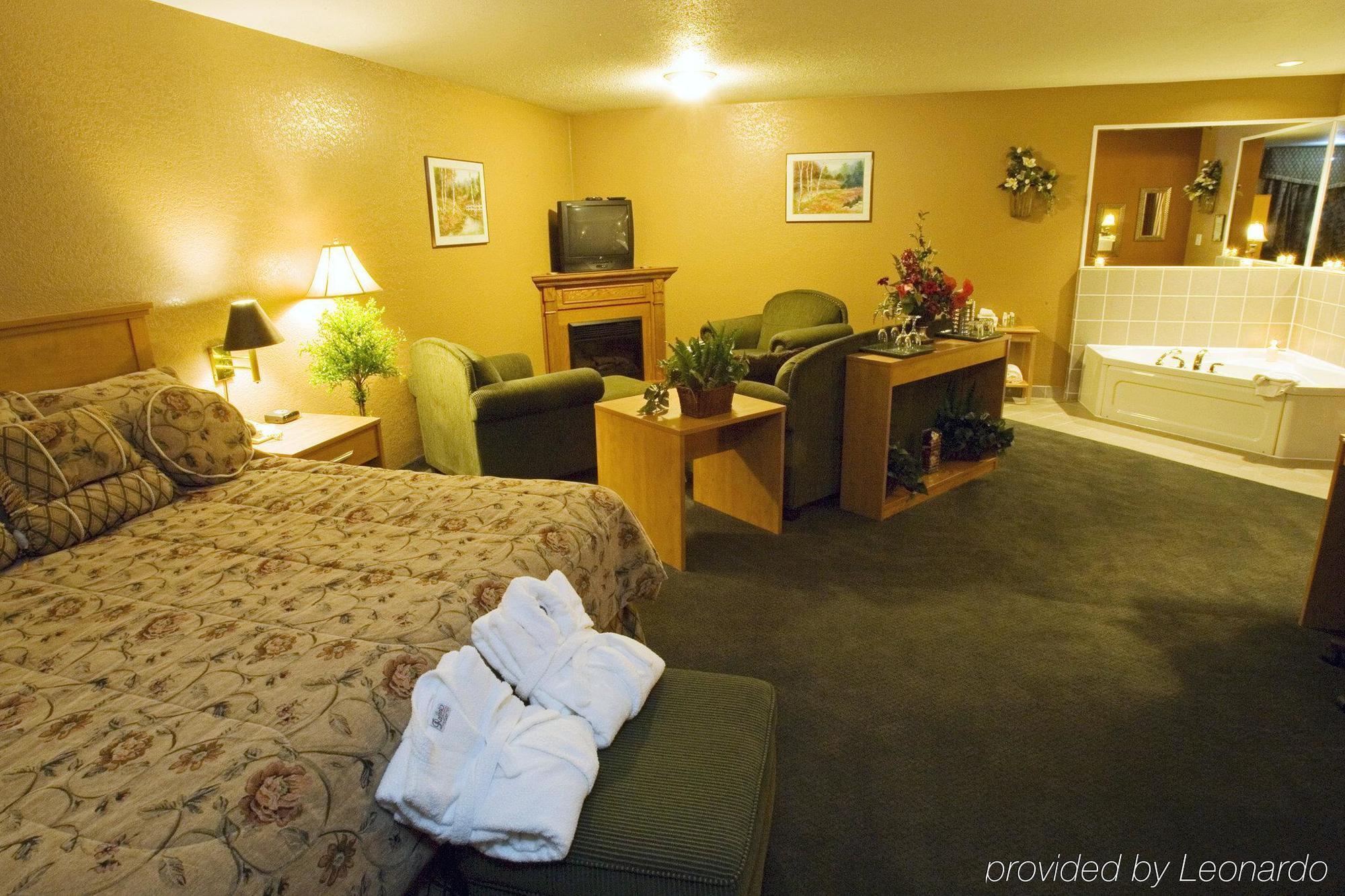 Super 8 By Wyndham Kenora Hotel Room photo