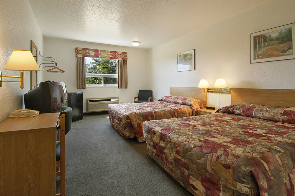 Super 8 By Wyndham Kenora Hotel Exterior photo