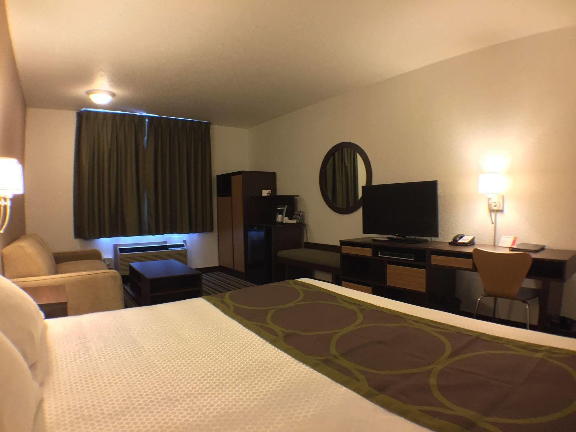 Super 8 By Wyndham Kenora Hotel Exterior photo